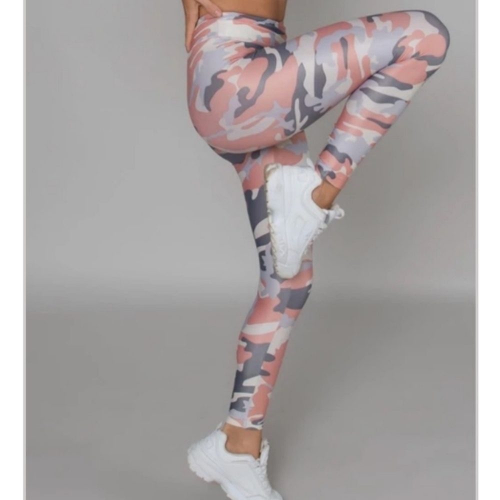 NEW Koral Pink Camo Lustrous High Rise Legging